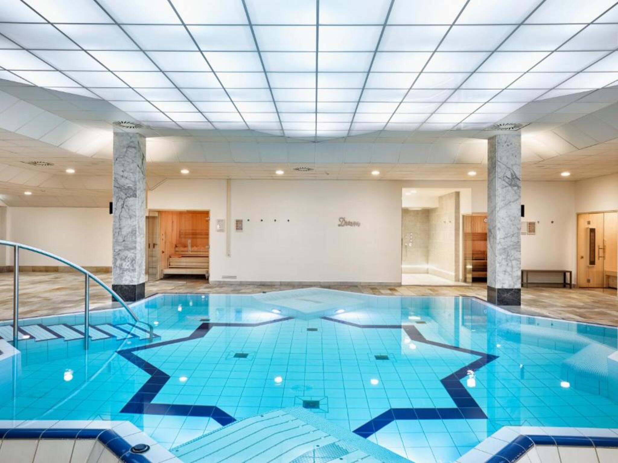 Star-shaped indoor pool